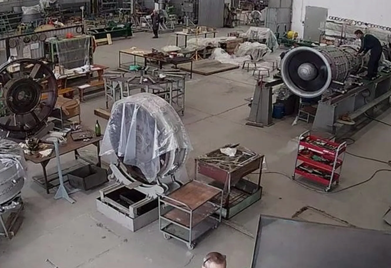 Gas turbine build-up on the repair stand